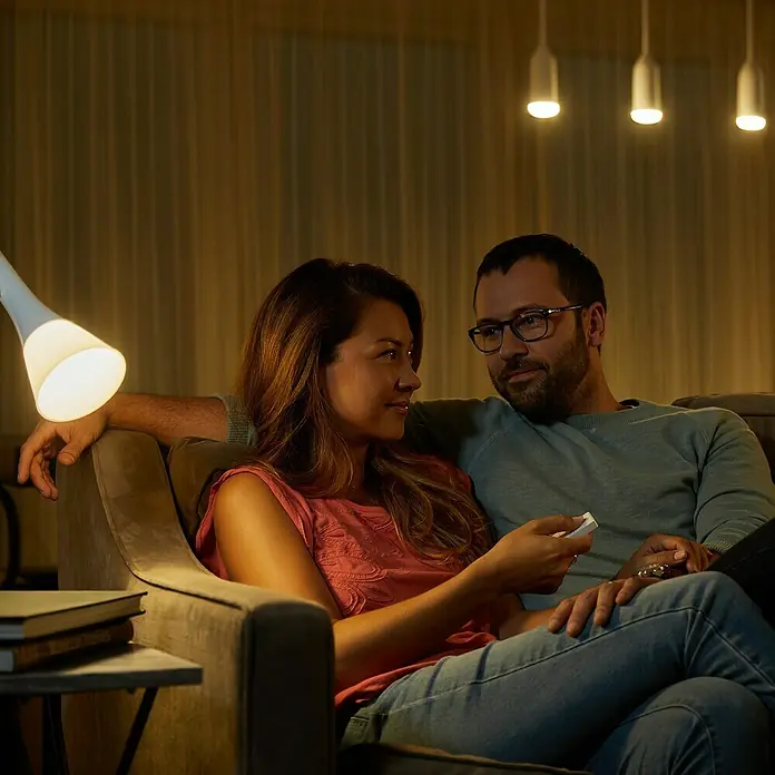 Philips Hue Dimmcontroller V2 - Weiß, Batterien: 1 Stk., L x B x H: 1,5 x 8 x 12,5 cm - Anwendungsbeispiel