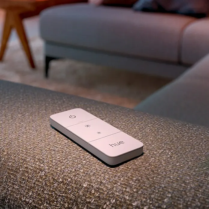 Philips Hue Dimmcontroller V2 - Weiß, Batterien: 1 Stk., L x B x H: 1,5 x 8 x 12,5 cm - Stimmungsaufnahme