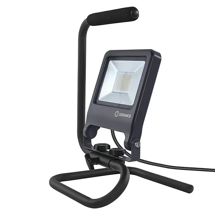 Ledvance LED-Strahler Floodlight - 30 W, Schwarz, Tragegriff, IP65 - Diagonale Ansicht