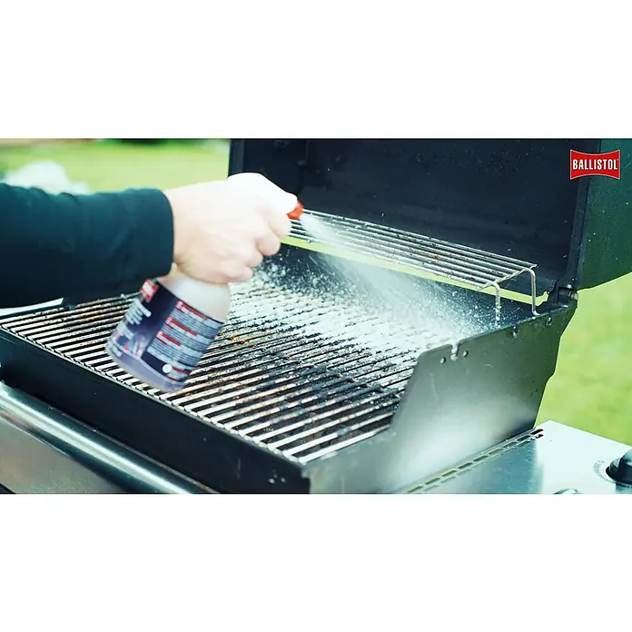 Ballistol Grillreiniger - 750 ml, Sprühflasche - Anwendungsbeispiel