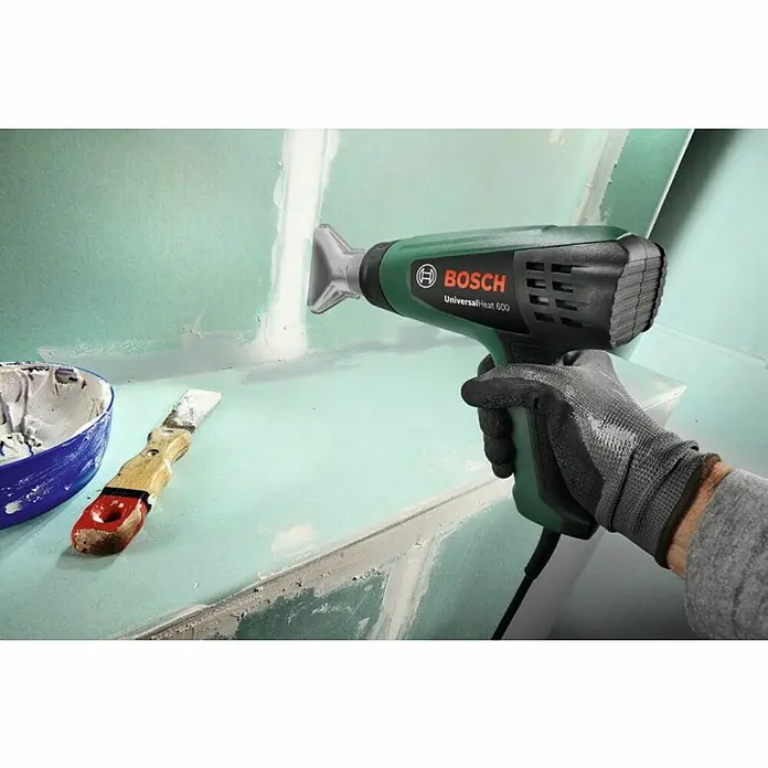 Bosch Puhalo vrućeg zraka UniversalHeat 600 - Temperaturni raspon: 50 °C - 600 °C - Proizvod u upotrebi