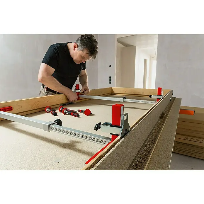 Bessey Türfuttermontagestrebe TU - Spannweite: 565 mm - 1.010 mm - Anwendungsbeispiel