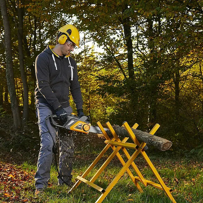 Stiga Elektrische kettingzaag SE 2240 Q 16" - 2.200 W, Lengte zaagblad: 40 cm - Toepassingsvoorbeeld