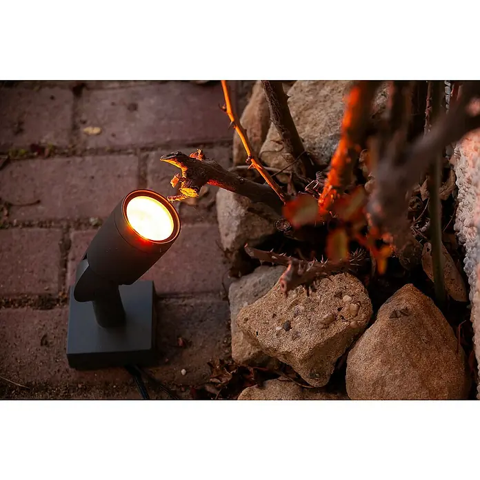 Ledvance Smart+ LED-Gartenspot Garten Spottwallspike 7W RGBW - 29,5 x 9 x 25 cm - Detailaufnahme