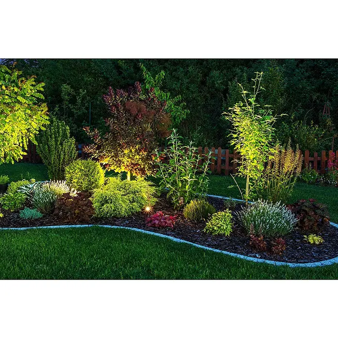 Ledvance Smart+ LED-Gartenspot Garten Spottwallspike 7W RGBW - 29,5 x 9 x 25 cm - Stimmungsaufnahme