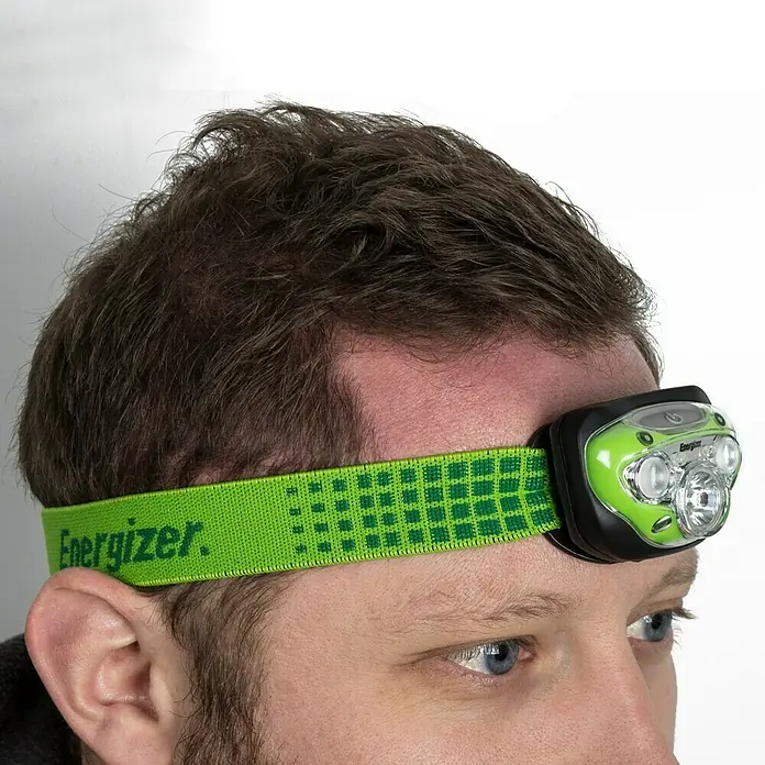 Energizer Linterna frontal LED - 225 lm, Plástico, 7 h - Producto en uso