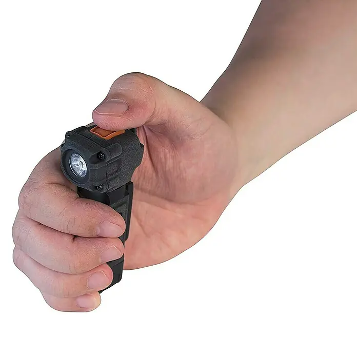 Energizer Linterna de mano LED Hardcase Multiuso - 75 lm, Plástico, Autonomía estimada: 6 h - Producto en uso