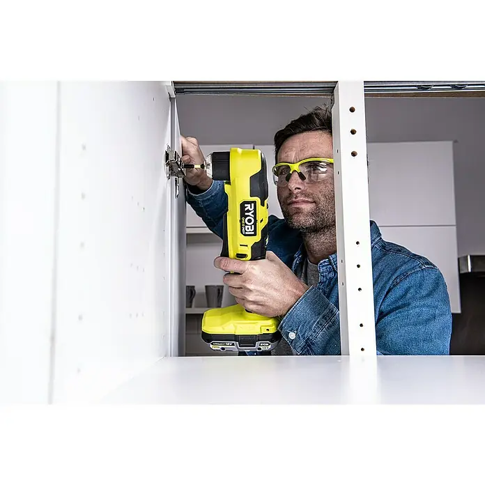 Ryobi ONE+HP Haakse accuschroefboormachine RAD18C-0 - 18 V, Excl. accu, Onbelast toerental: 450 tpm - 1.700 tpm - Toepassingsvoorbeeld