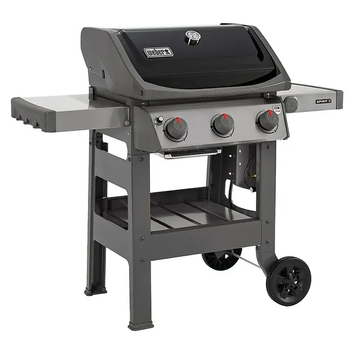 Weber Gasgrill Spirit II E 310 GBS - Anzahl Brenner: 3, Hauptgrillfläche: 60 x 46 cm, 8,79 kW - Diagonale Ansicht