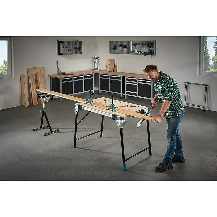 Wolfcraft Werkbank Master Work 1600 - L x B x H: 76,5 x 110 x 86,3 cm, Belastbarkeit: 120 kg - Anwendungsbeispiel
