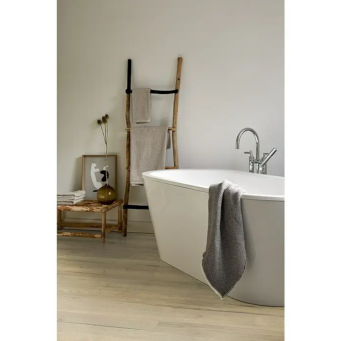 Egger Home Aqua+ Laminat Creston hrast prirodni - 1.292 x 193 x 8 mm, Rustikalni pod - Živopisni prikaz