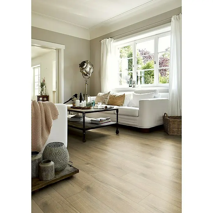 Egger Home Laminat Loja Eiche braun - 1.292 x 193 x 8 mm, Landhausdiele - Stimmungsaufnahme