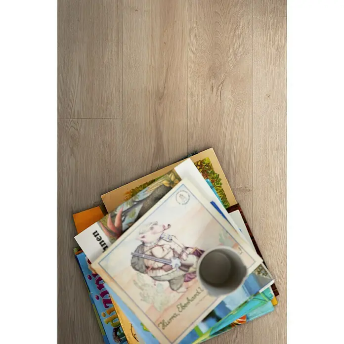 Egger Home Laminat Lausanne Eiche hell - 1.292 x 193 x 10 mm, Landhausdiele - Stimmungsaufnahme