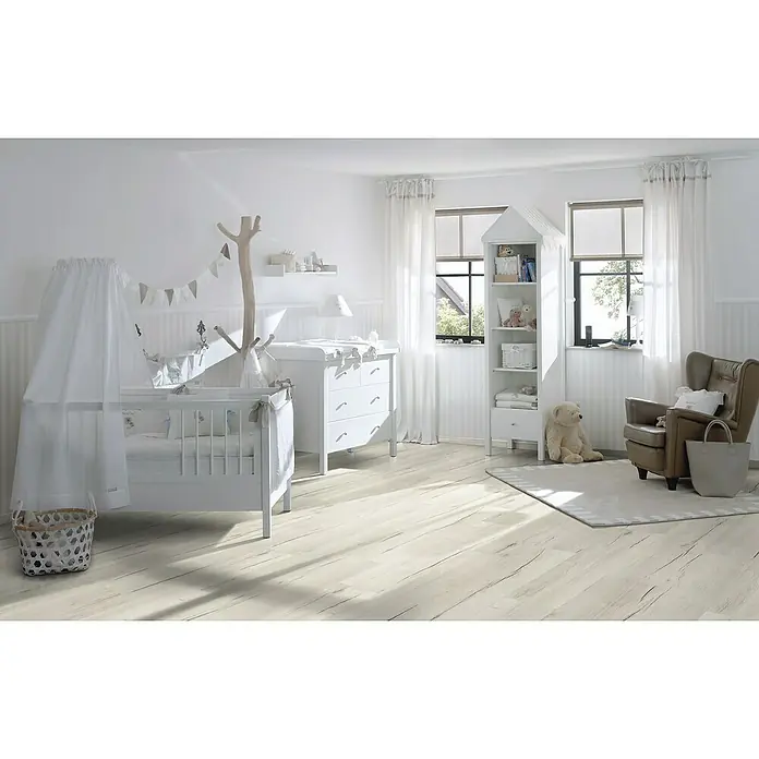 Egger Home Laminat Creston Eiche weiß - 1.292 x 246 x 8 mm, Landhausdiele - Stimmungsaufnahme