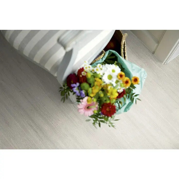 Egger Home Laminat Forres Eiche hellgrau - 1.292 x 193 x 7 mm, Landhausdiele - Stimmungsaufnahme