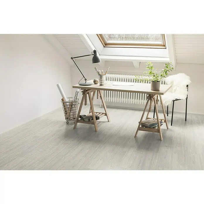 Egger Home Laminat Forres Eiche hellgrau - 1.292 x 193 x 7 mm, Landhausdiele - Stimmungsaufnahme