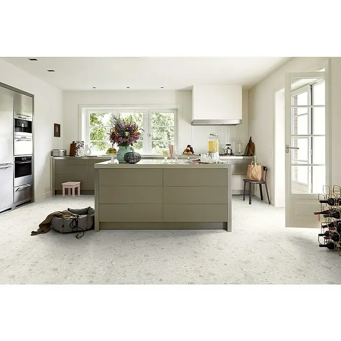 Egger Home Handmuster Triestino Terrazzo weiß - 350 x 230 x 8 mm, Steinoptik - Stimmungsaufnahme