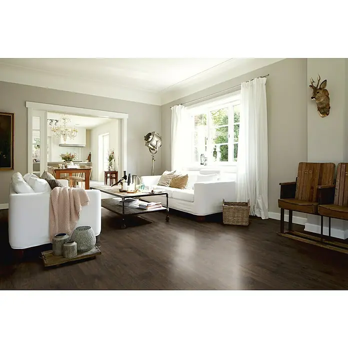 Egger Home Laminat Everett Eiche braun - 1.292 x 193 x 8 mm, Landhausdiele - Stimmungsaufnahme