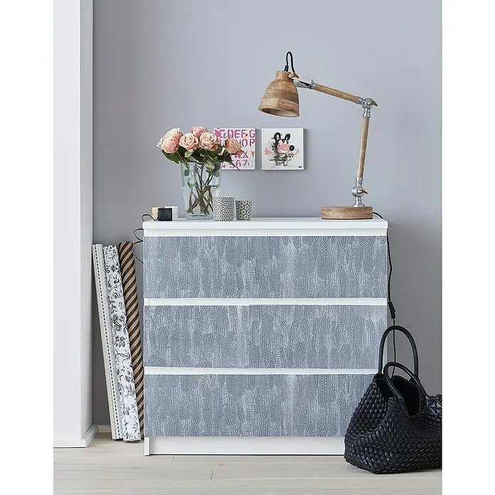 D-c-fix Velvet Edition Wildlife-Dekofolie - 120 x 45 cm, Tabora, Graues Federkleid, Selbstklebend - Stimmungsaufnahme