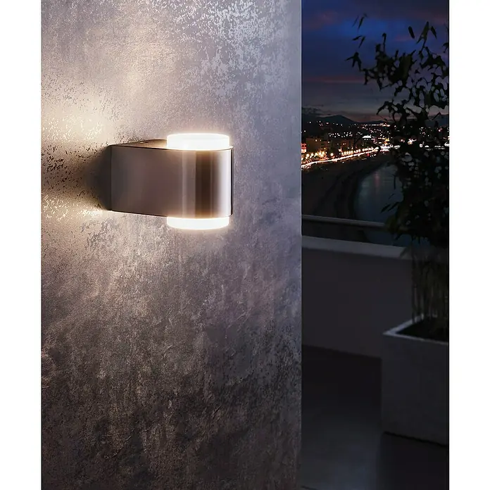 Eglo LED-Außenwandleuchte Briones - 6 W, Edelstahl, IP44 - Stimmungsaufnahme