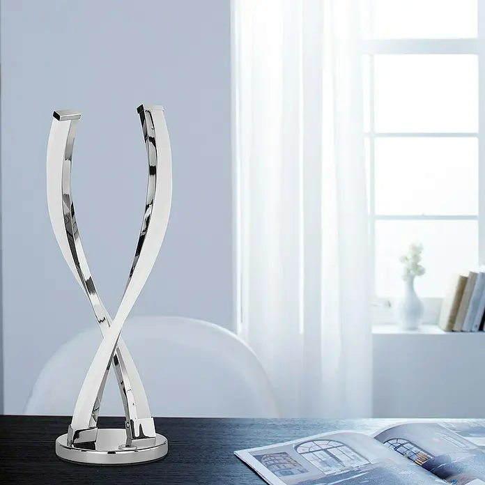 WOFI Idana LED-Tischleuchte - 8 W, L x B x H: 14 x 14 x 44 cm, Chrom, Warmweiß - Moderne Tischleuchte mit verschlungenem, silberfarbenem Design, perfekt für stilvolle Innenräume und Arbeitsbereiche.