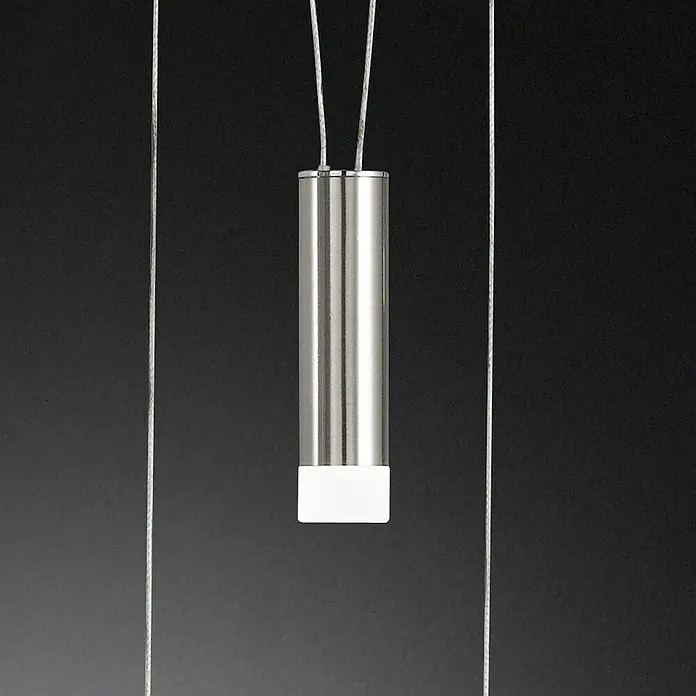 WOFI LED-Pendelleuchte Jessi - Höhe: 150 cm - Moderne Pendelleuchte mit zylindrischem Metallgehäuse und LED-Licht, hängt an feinen Stahlseilen vor dunklem Hintergrund.