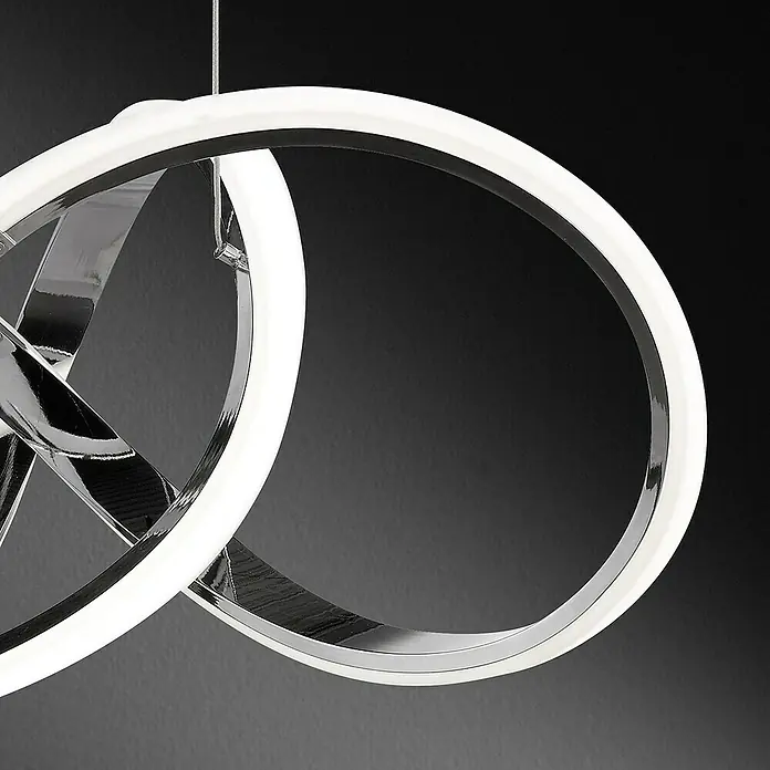 WOFI Indigo LED-Pendelleuchte - Höhe: 27 cm - Nahaufnahme einer modernen LED-Hängeleuchte mit Chromdetails und ringförmigem Design vor dunklem Hintergrund.