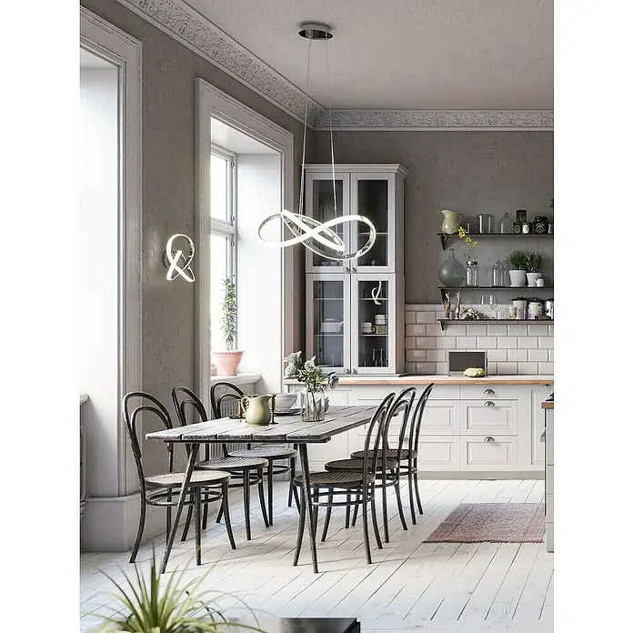 WOFI Indigo LED-Pendelleuchte - Höhe: 27 cm - Ein modernes Esszimmer mit einem schwebenden Infinity-LED-Pendelleuchte über einem Holztisch mit Stühlen.