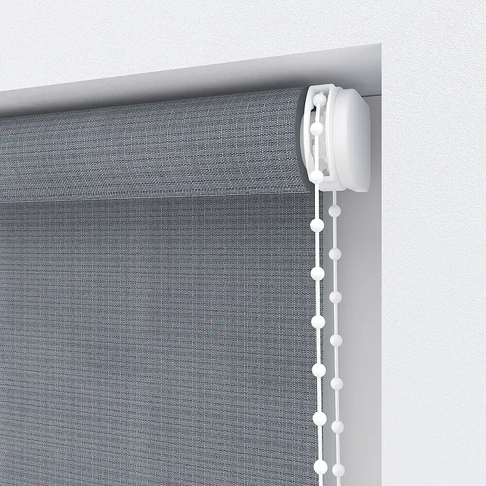 Expo Ambiente Rollo - B x H: 100 x 190 cm, Stahlgrau - Nahaufnahme eines grauen Rollos mit weißer Bedienschnur an einer weißen Wand.