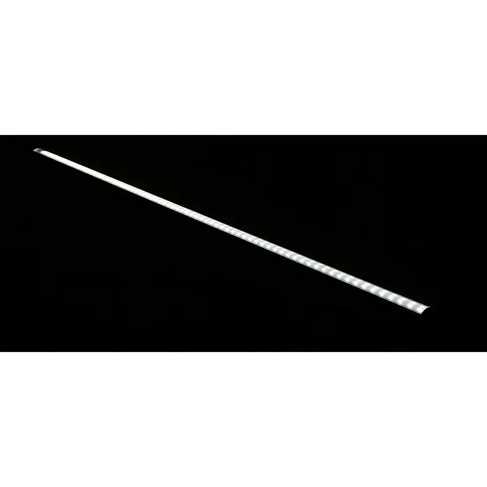 Ritter Leuchten LED-Unterbauleuchte TS - 8,5 W, Länge: 80 cm, Neutralweiß - Eine lange, helle LED-Leiste auf schwarzem Hintergrund. Ideal für moderne Beleuchtungskonzepte und energiesparende Lösungen mit stilvollem Lichtdesign.