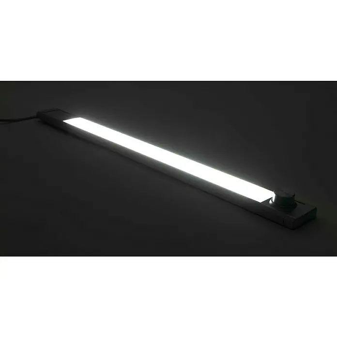 Ritter Leuchten Podelementna LED svjetiljka - 8 W, Duljina: 60 cm, Srebrne boje - LED svjetlosna traka s prigušivačem emitira jarko, bijelo svjetlo, pružajući moderno osvjetljenje za svaki prostor.