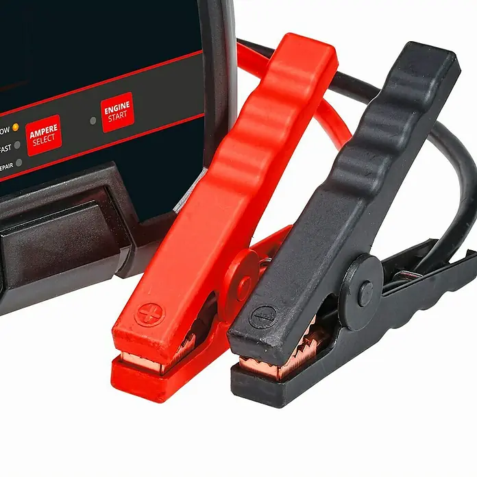 Einhell Cargador de batería para coche  CE-BC 30 M - 12 V, Corriente máx. de carga: 30 A - Cargador de batería con pinzas rojas y negras, perfecto para cargar baterías de coche y arrancar baterías descargadas.