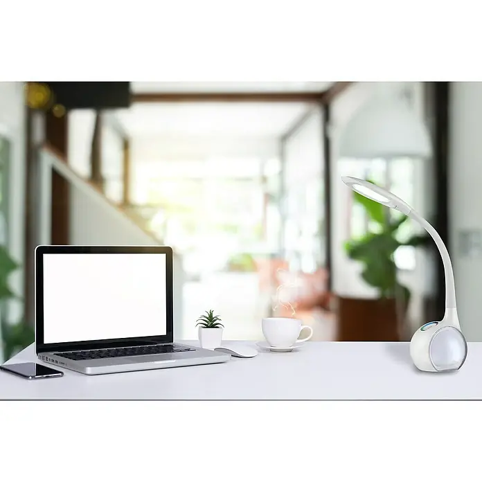 Globo Lámpara de sobremesa LED Tarron - 5,2 W, L x An x Al: 30 x 13,5 x 53 cm, Blanco, Transparente, Blanco diurno - Escritorio con lámpara, computadora portátil, taza de café y un pequeño cactus, perfecto para una oficina en casa. La lámpara proporciona luz agradable al trabajar.