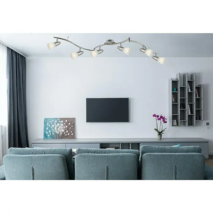 Globo Caleb LED-Deckenstrahler - 24 W, Opal, Warmweiß - Deckenleuchte mit sieben Strahlern in modernem Design. Die Lampe ist aus Metall gefertigt und hat eine gebogene Form.