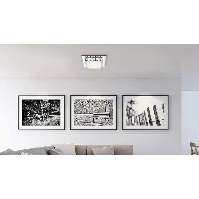 Globo LED-Deckenleuchte Margo - 12 W, L x B x H: 25 x 25 x 8 cm, Chrom, Neutralweiß - Nahaufnahme einer quadratischen Deckenleuchte mit klaren Akzenten und sanftem Licht in einem modernen Raum.
