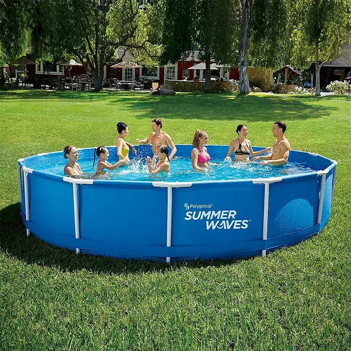 Piscina Frame Summerwaves - Ø x Al: 457 x 84 cm, 11,949 l, Azul - Piscina elevada "Summer Waves" en un jardín, con gente jugando.