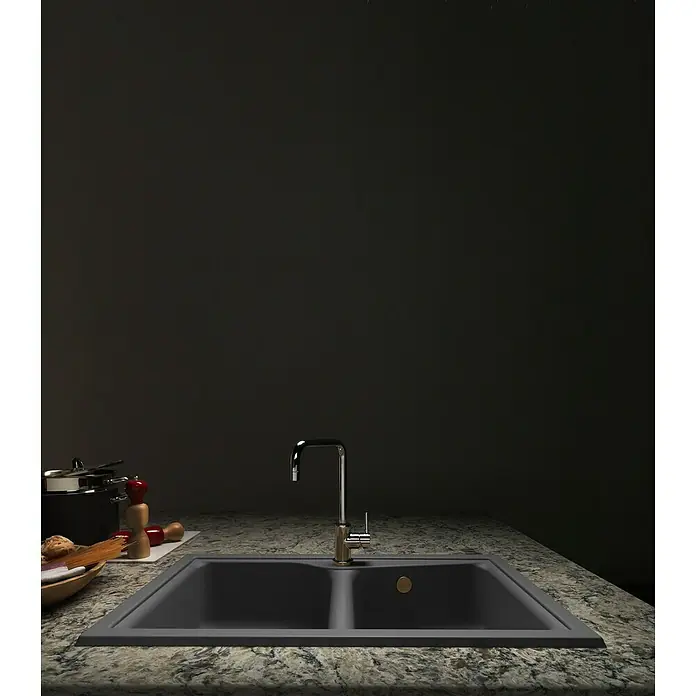 Poalgi Fregadero encastrable City 322 - 51 x 86 cm, Gelcoat, Concret - Fregadero de cocina con doble cubeta de composite negro y grifo sobre una encimera moteada con fondo oscuro.