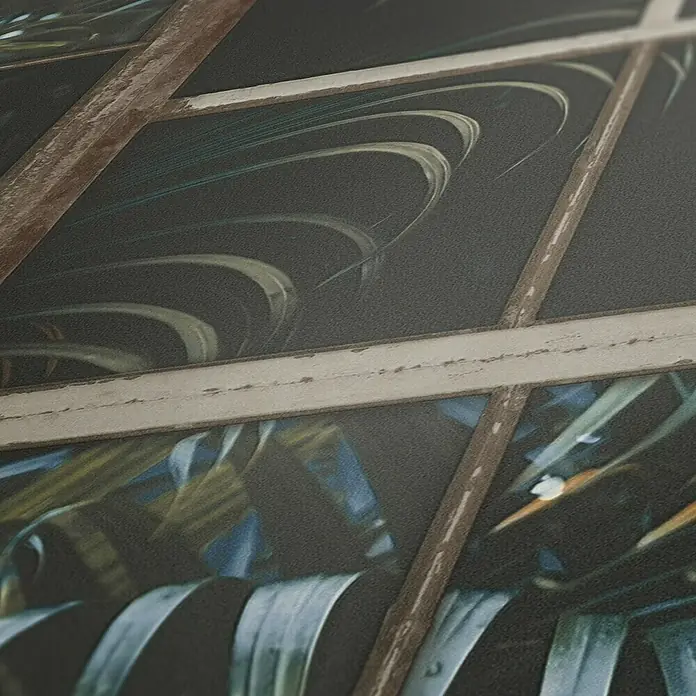AS Creation Industrial Vliestapete Palmenblätter am Fenster - Braun/Grün, Floral, 10,05 x 0,53 m - Nahaufnahme einer dunklen, strukturierten Wand mit einem hellen, geometrischen Muster und tropischen Blattmotiven, die einen exotischen Look erzeugen.