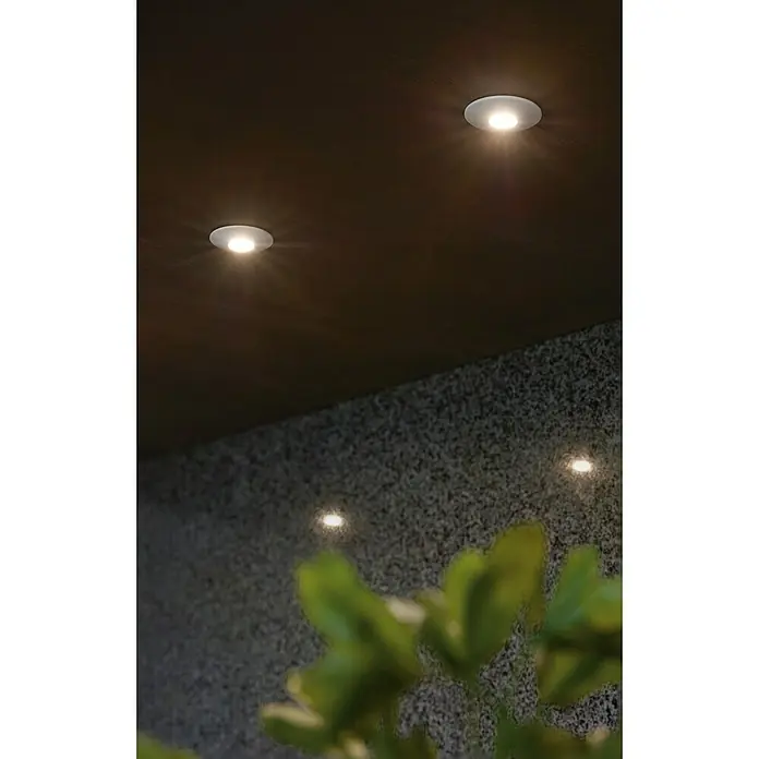 Eglo LED-Einbauleuchten-Set Chango - 3 W, L x B x H: 3,2 x 3,2 x 2,2 cm, Weiß, Warmweiß - Deckenleuchten erhellen den Raum und setzen Akzente an der Wand, während Pflanzen eine natürliche Note hinzufügen.\n