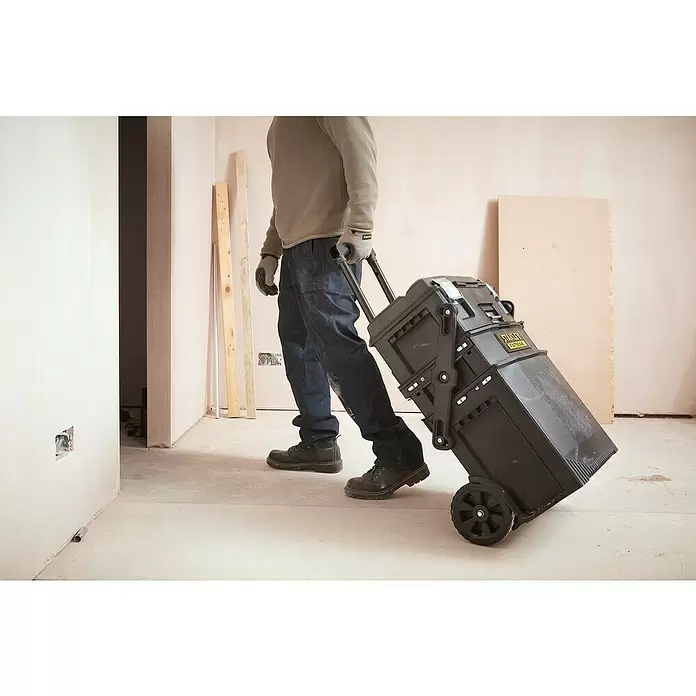 Stanley FatMax Gereedschapskoffer met wielen 1-94-210 - 41,3 x 54,9 x 73,3 cm - Toepassingsvoorbeeld