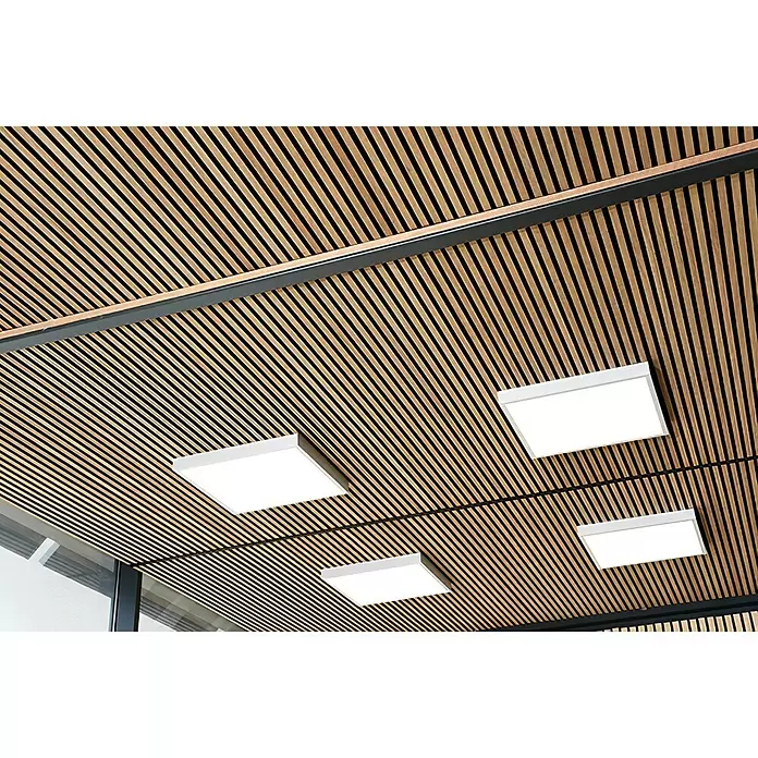 FibroTech Akustikpaneel Basic - Light Oak, 2.440 x 605 x 22 mm, 1 Paneel - Stimmungsaufnahme