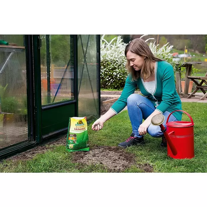 Neudorff Rasen-Reparatur LückenLos - 2,5 kg, 6 m² - Anwendungsbeispiel