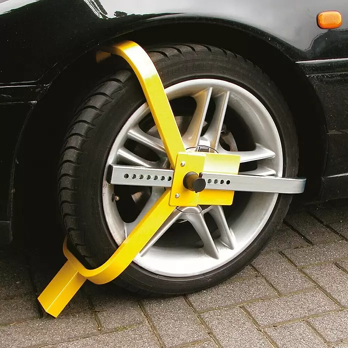 Carpoint Wielklem 13'' - 15'' - Geschikt voor: Auto's - Toepassingsvoorbeeld
