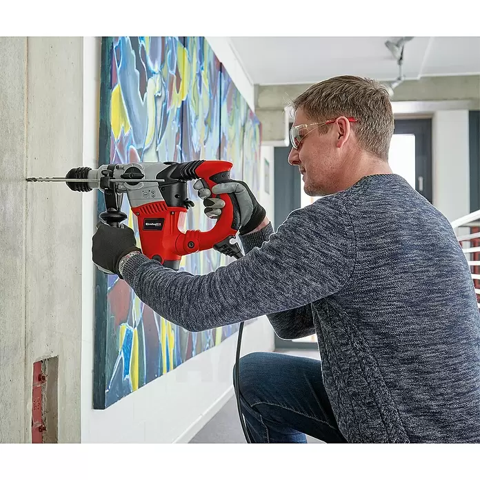 Einhell Expert Martillo perforador RT-RH 32 - 1.250 W, Número de revoluciones de marcha en vacío: 800 r.p.m., Energía de percusión: 3,5 J - Producto en uso