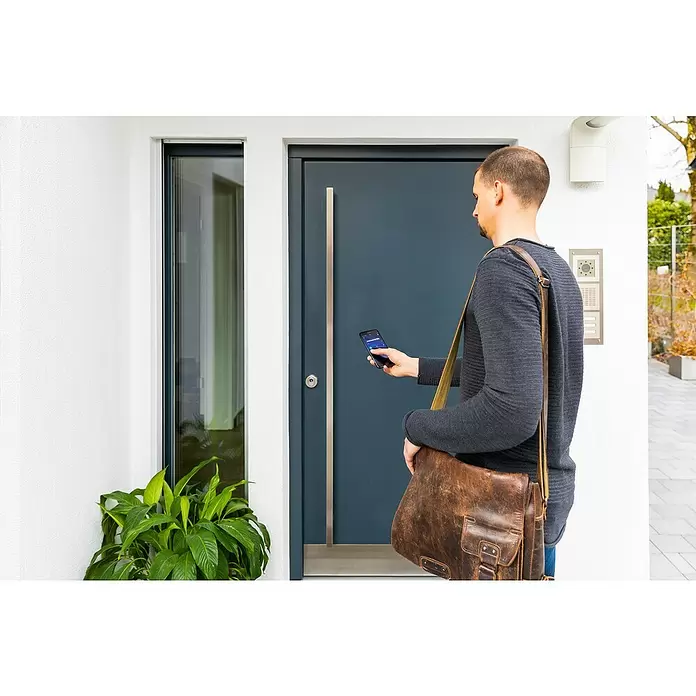 Abus HomeTec Pro Funkfernbedienung CFF3100 - Passend für: Abus HomeTec Pro Funk-Türschlossantrieb CFA3100 - Anwendungsbeispiel