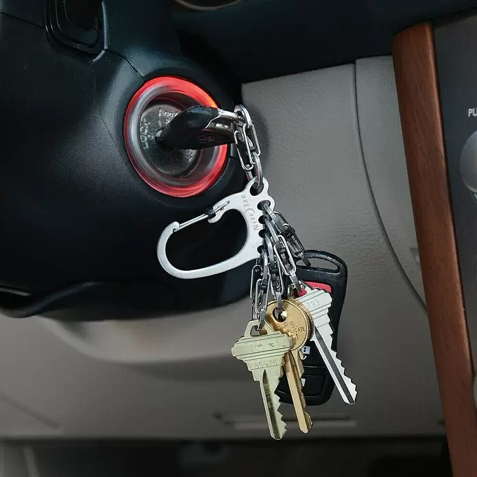 Nite Ize Karabinerhaken BigFoot Locker KeyRack - L x B: 140 x 20 mm, Edelstahl - Anwendungsbeispiel