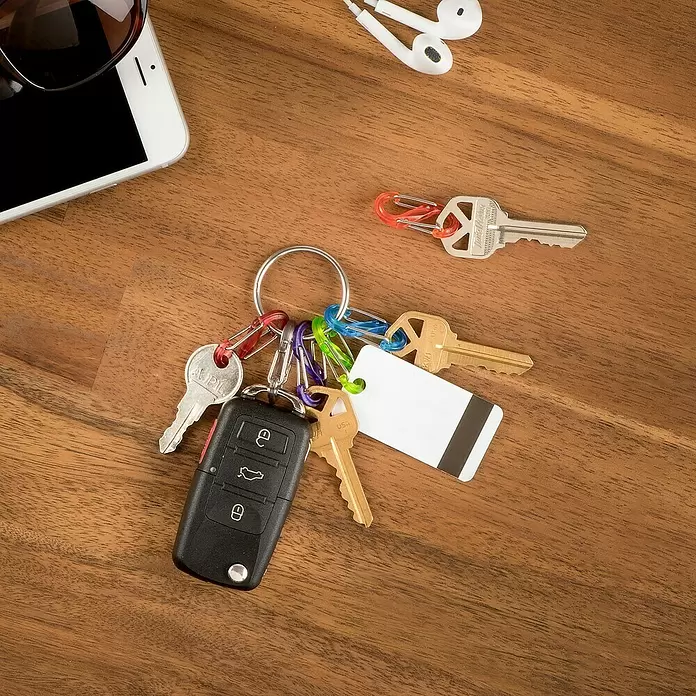 Nite Ize Mosquetón KeyRing S-Biner - L x An: 57 x 14 mm, Acero inoxidable - Producto en uso