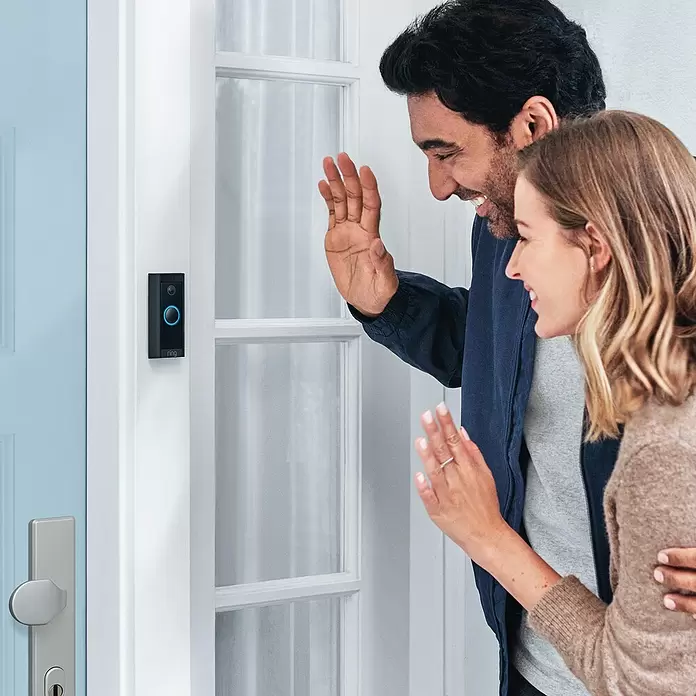 Ring Türklingel mit Kamera Doorbell Wired - 1.920 x 1.080 Pixel (Full HD), Schwarz - Anwendungsbeispiel
