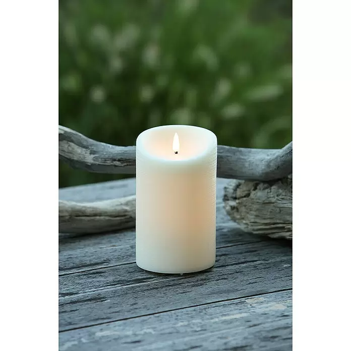 LED-Outdoor-Kerze Elephant - Ø x H: 10 x 16 cm, Creme, Echtwachs - Stimmungsaufnahme