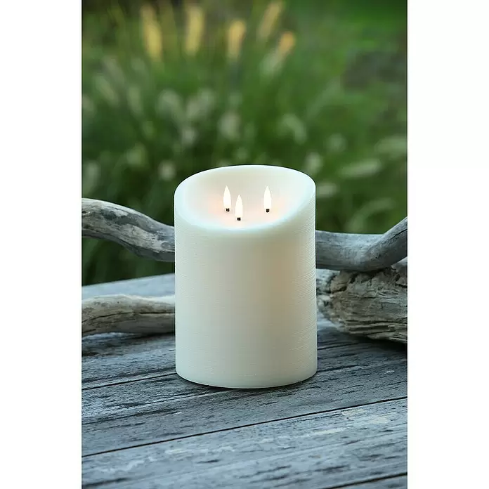LED-Outdoor-Kerze Elephant - Ø x H: 15 x 20 cm, Creme, Echtwachs - Stimmungsaufnahme